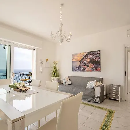 Villa Sirenuse Sleeps 6 Air Con Wifi